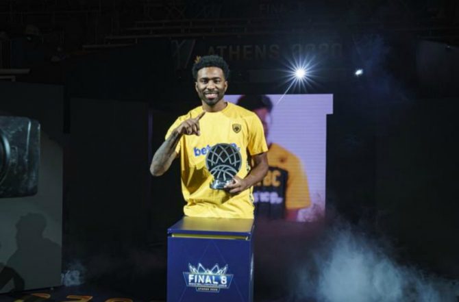 Παρέλαβε το βραβείο του MVP ο Λάνγκφορντ (ΦΩΤΟ)