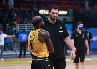 Ήρθαν στον κόσμο τα δίδυμα μωρά του Δημήτρη Μαυροειδή