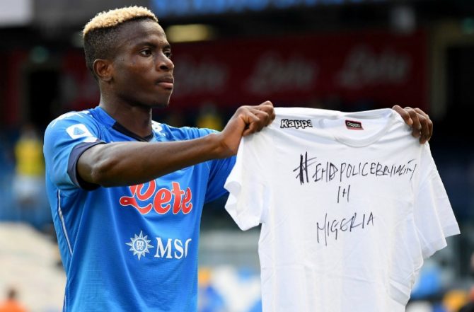 Νάπολι – Αταλάντα: Ο Οσιμέν καταγγέλλει την «αστυνομική αγριότητα» στη Νιγηρία (pic)