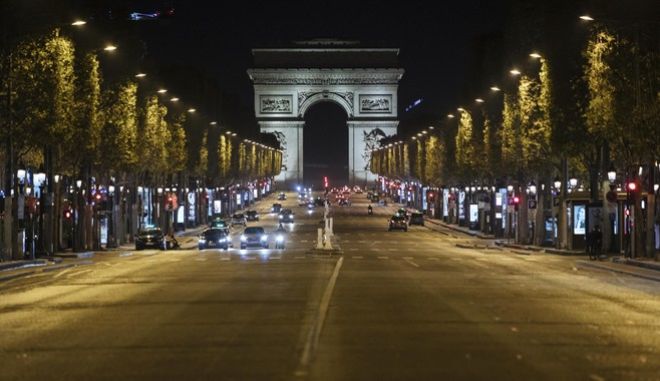 Μακρόν: Σε νέο lockdown η Γαλλία λόγω της έξαρσης του κορωνοϊού