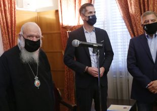 Κορωνοϊός: Νοσηλεύεται ο Ιερώνυμος – Εισήχθη σε Μονάδα Αυξημένης Φροντίδας