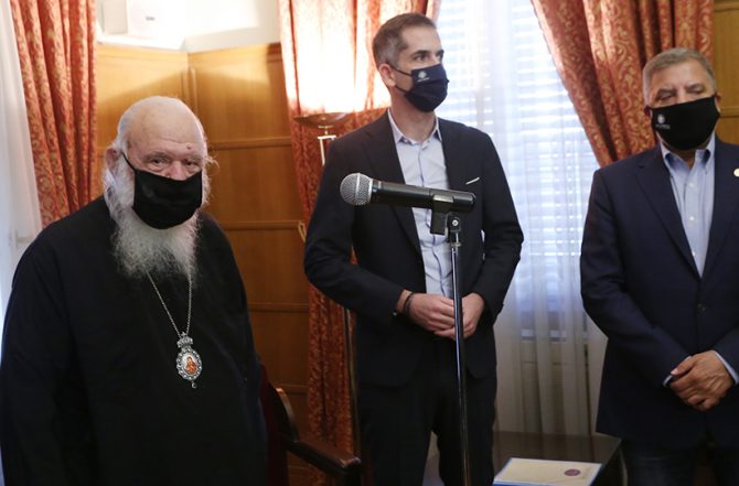 Κορωνοϊός: Νοσηλεύεται ο Ιερώνυμος – Εισήχθη σε Μονάδα Αυξημένης Φροντίδας