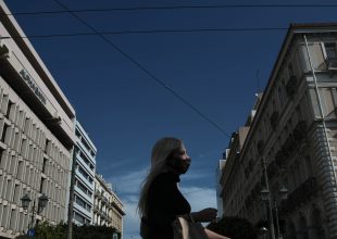 Κορωνοϊός: 2556 νέα κρούσματα – Μαύρο ρεκόρ με 34 νέους θανάτους