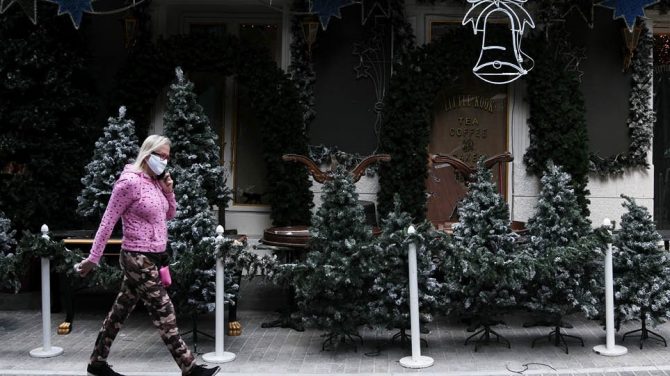 Κορωνοϊός: Πότε ανοίγουν σχολεία, λιανεμπόριο και εστίαση – Όλες οι ημερομηνίες