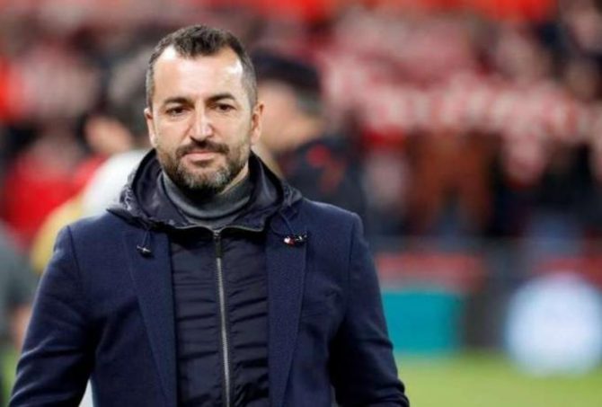 Θετικός στον κορωνοϊό ο προπονητής της Γρανάδα – Δεν «πέταξε» για Λευκωσία