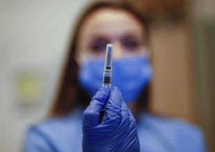 Εμβόλιο κορωνοϊού: Πρωτοφανείς ταχύτητες από τους επιστήμονες για την ανακάλυψή του