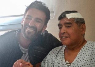Μαραντόνα: Το χαμόγελο του «Θεού» στην πρώτη φωτογραφία μετά το χειρουργείο (pic)