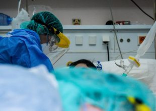 Στην «εντατική» η Θεσσαλονίκη: «Έκρηξη» σε κρούσματα και διασωληνωμένους