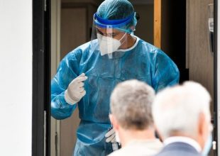 Κορωνοϊός: Ρεκόρ τεστ μέσα σε μία εβδομάδα
