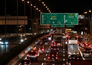 Lockdown: Πάνω από 45.000 οχήματα πέρασαν τα διόδια, ρεκόρ διετίας το μποτιλιάρισμα στην Αττική (pics)