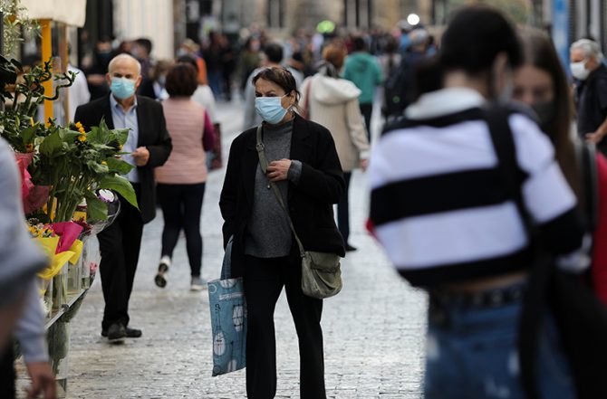 Κορωνοϊός: 21.657 κρούσματα, 60 θάνατοι και 635 διασωληνωμένοι