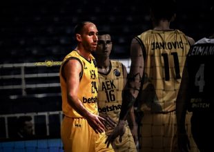 Αποχωρεί ο Λοτζέσκι – Σκέφτεται την απόσυρση