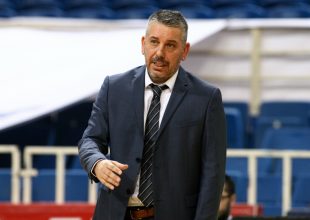 Παπαθεοδώρου: «Γυρίσαμε στα… 90s με τους ξένους»