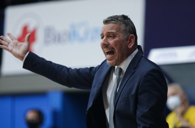 Οι στοιχηματικές θεωρούν τον Παπαθεοδώρου πιθανό προπονητή του Παναθηναϊκού