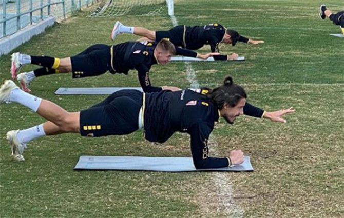 Στιγμές από την προπόνηση της ΑΕΚ (pics) Στιγμές από την προπόνηση της ΑΕΚ (pics)