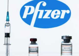 Pfizer/BioNTech : Η 3η δόση μπορεί να εξουδετερώσει τη μετάλλαξη Όμικρον