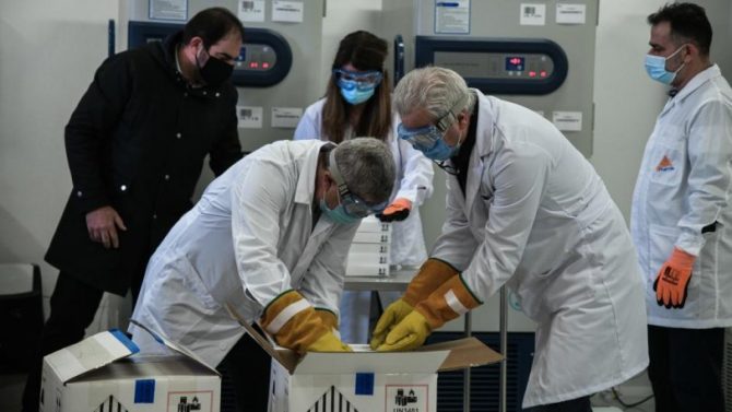 Κορωνοϊός: Σήμερα οι πρώτοι εμβολιασμοί στην Ελλάδα