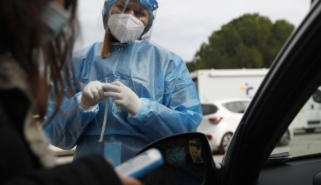 Κορωνοϊός: 1395 νέα κρούσματα, 102 νεκροί και 583 διασωληνωμένοι