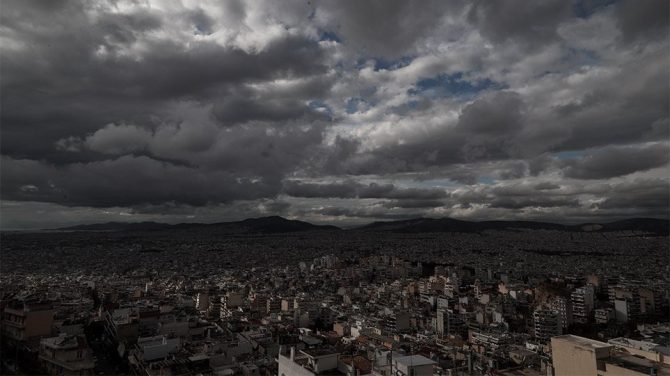 Καιρός: Λασποβροχές, αφρικανική σκόνη, μποφόρ και υψηλές θερμοκρασίες