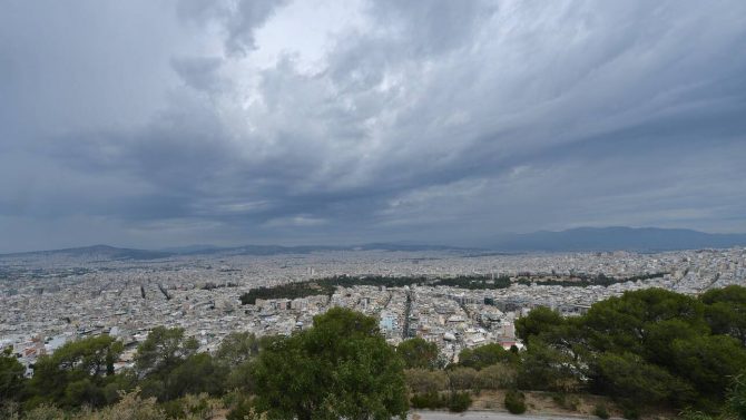 Καιρός: Συνεχίζονται τα έντονα φαινόμενα σε Κρήτη και Εύβοια – Βελτιωμένος στην υπόλοιπη χώρα
