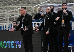 Τσαμπουκάδες ΠΑΟΚ μέσα στο ΟΑΚΑ – Κλώτσαγαν πινακίδες και έβριζαν
