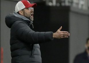 Κλοπ: “Δεν χρειάζεται να είσαι ειδικός για να δεις πως σπρώχθηκε ο Σαλάχ”