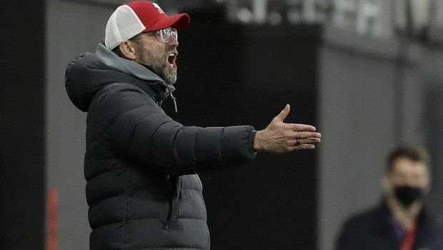Κλοπ: “Δεν χρειάζεται να είσαι ειδικός για να δεις πως σπρώχθηκε ο Σαλάχ”