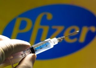 Εμβόλιο κορωνοϊού: Pfizer και BioNTech κατέθεσαν αίτηση έγκρισης