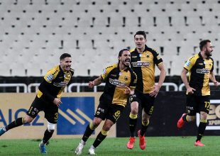 Στα Σπάτα ο Σιμόες