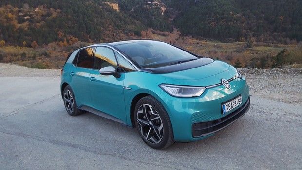 Στο τιμόνι του ηλεκτρικού VW ID.3 1st
