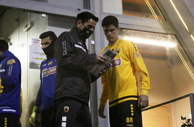Προχωράει για δεξί μπακ η ΑΕΚ – Τελειώνει ο Βασιλαντωνόπουλος