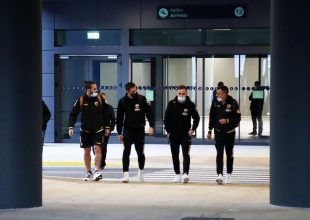 Η αναχώρηση της ΑΕΚ απ’ το ξενοδοχείο και η άφιξη στο “Κλ. Βικελίδης” (VIDEO)