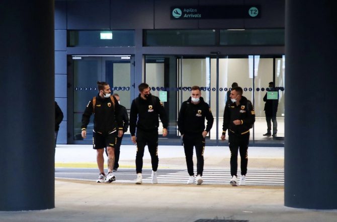 Η αναχώρηση της ΑΕΚ απ’ το ξενοδοχείο και η άφιξη στο “Κλ. Βικελίδης” (VIDEO)