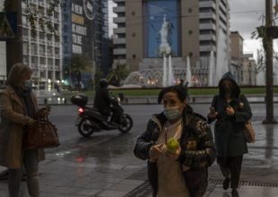 Κορωνοϊός: Συναγερμός στην Αθήνα για το μεταλλαγμένο στέλεχος