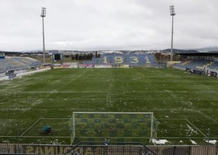 Αστέρας Τρίπολης: Καθάρισαν τον αγωνιστικό χώρο από το χιόνι μέσα σε μόλις δυο ώρες (pics)