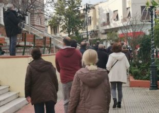 Θεοφάνια: Κόσμος στις εκκλησίες παρά την απαγόρευση