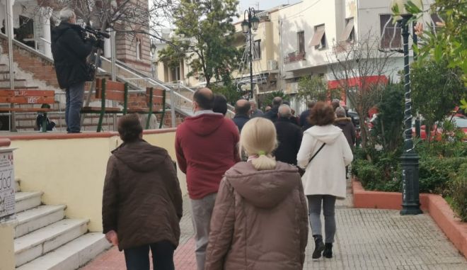 Θεοφάνια: Κόσμος στις εκκλησίες παρά την απαγόρευση
