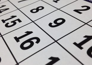 Αυτές είναι οι αργίες του 2021 – Πόσα τριήμερα δημιουργούνται