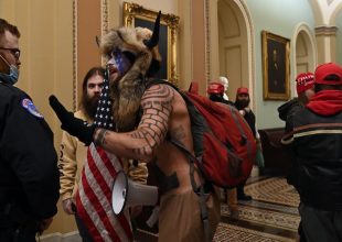 ΗΠΑ: Οπαδοί του Τραμπ εισέβαλαν στο Καπιτώλιο