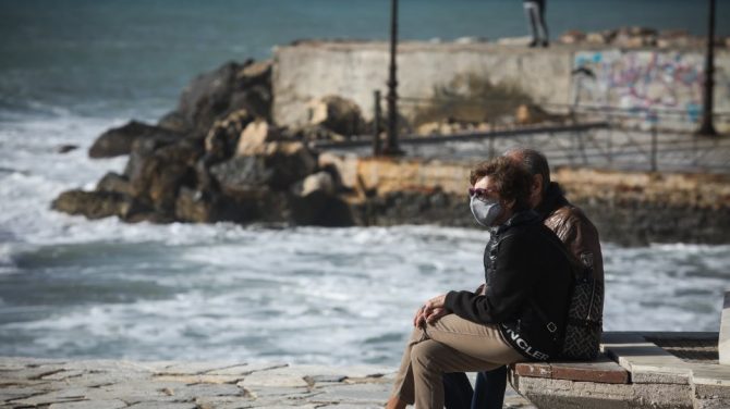 Καιρός: Εν μέσω «θερμής εισβολής» η χώρα – Αλλάζει ο καιρός από την Τετάρτη