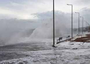 Κακοκαιρία Λέανδρος: Πτώση της θερμοκρασίας και χιόνια – Προβλήματα σε όλη τη χώρα