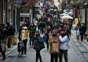 Γυμνάσια, Λύκεια, εστίαση, ταξίδια: Τα επόμενα, προσεκτικά βήματα για το άνοιγμα – Τι προβληματίζει τους ειδικούς