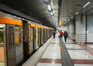 Αρνητές μάσκας γρονθοκόπησαν υπάλληλο του Μετρό