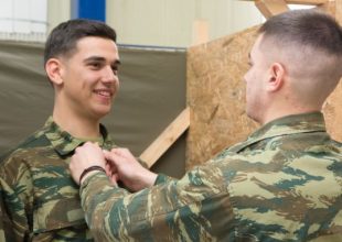 Αυξάνεται η στρατιωτική θητεία – Επιβεβαίωση και από Ταραντίλη