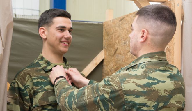 Αυξάνεται η στρατιωτική θητεία – Επιβεβαίωση και από Ταραντίλη