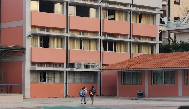 Λοιμωξιολόγοι: Υπό αίρεση το άνοιγμα των σχολείων