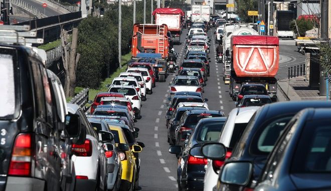 Πώς άδειασαν περισσότερες από 3.800 θέσεις στάθμευσης στην Αθήνα