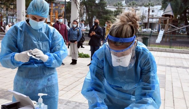Κορωνοϊός: Φόβοι για μεγάλη άνοδο κρουσμάτων – Προς νέο αρνητικό ρεκόρ η Αττική