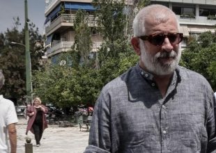 Νέα σοκαριστική καταγγελία για τον Φιλιππίδη: Την κλείδωσε στο αυτοκίνητο και αυνανιζόταν