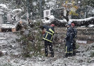 ΔΕΔΔΗΕ: Χωρίς ρεύμα 250.000 σπίτια, θα διαρκέσει μέρες η αποκατάσταση